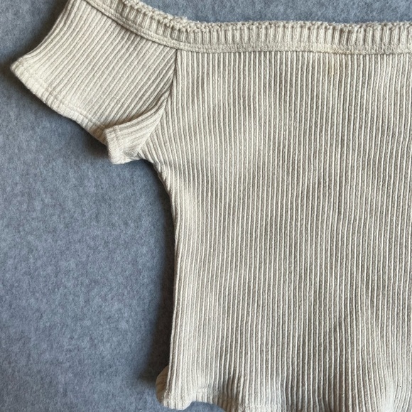 Urban Outfitters Women’s Off The Shoulder Medium - Picture 2 of 5